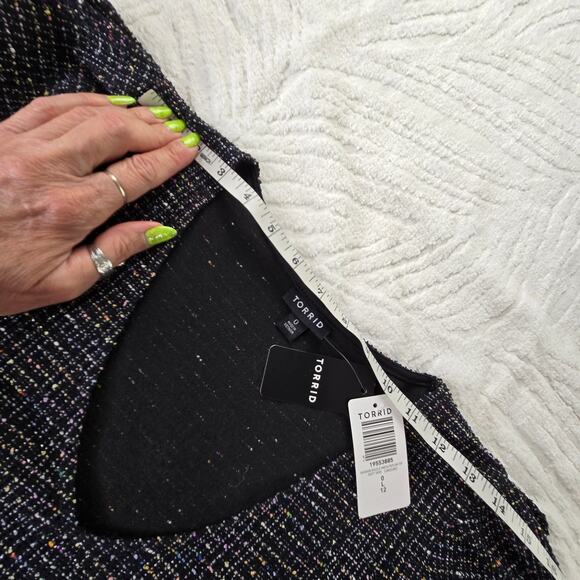 ๐ Torrid NWT Rainbow Boucle V-Neck Peplum Top Large 12 Torrid 0 black - Picture 13 of 17